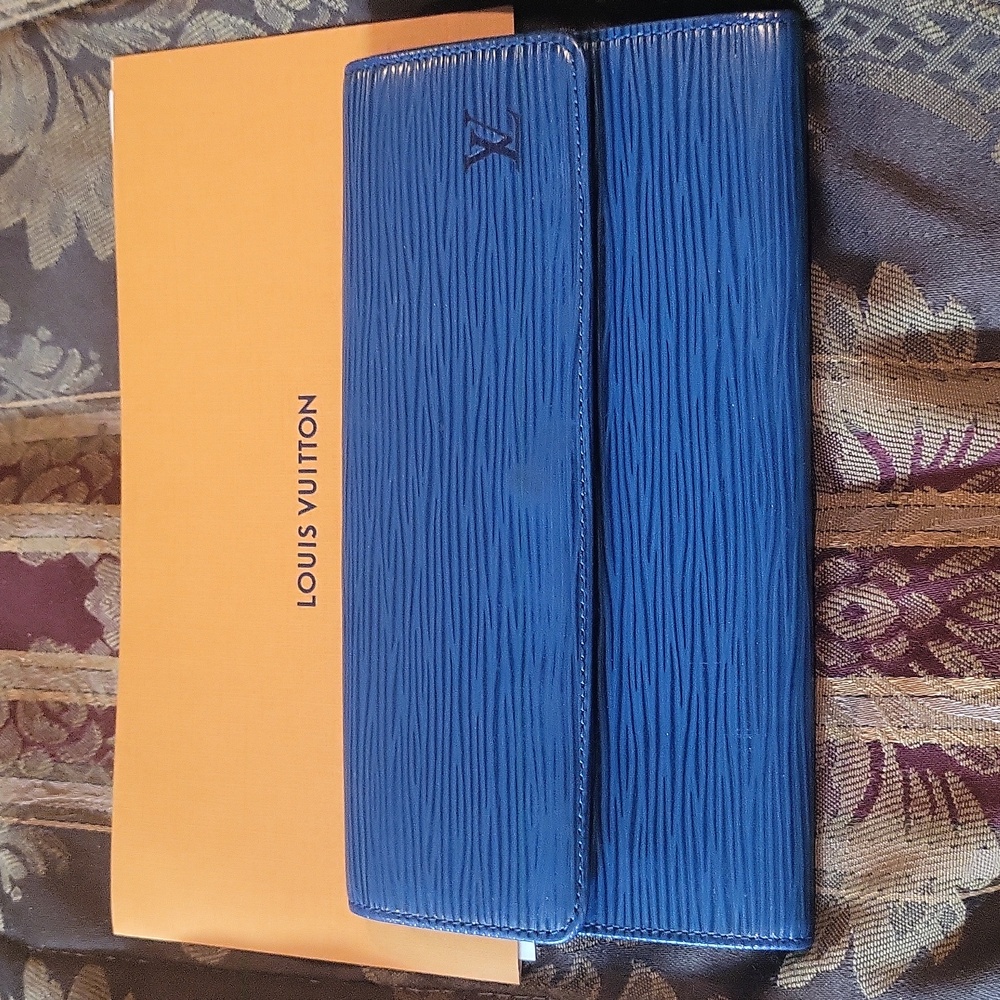 Louis Vuitton Sarah New  Blue Epi Leather Wallet  Code  Never Used Xo Dust Cover